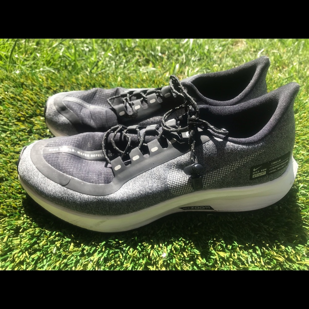 Women’s Nike Pegasus 35 Shield G90 Sneakers Sz 8